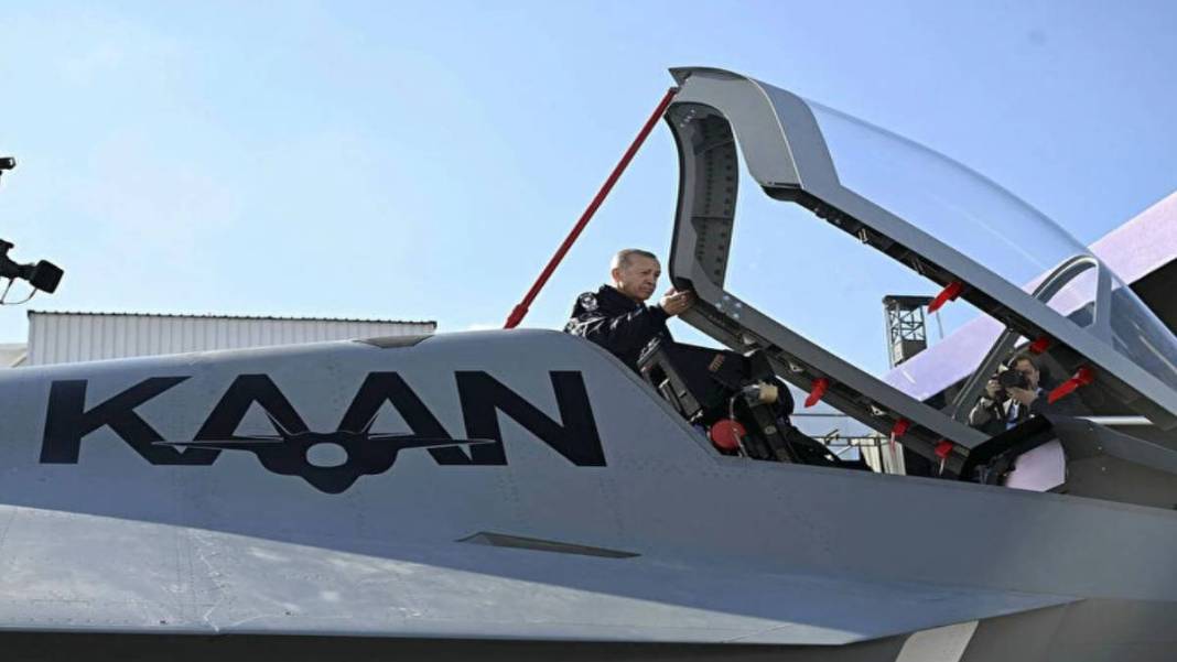 Türkiye'nin yeni yerli savaş uçağı! İsminden bile asalet akıyor, Erdoğan göklere süzüleceği tarihi verdi 4